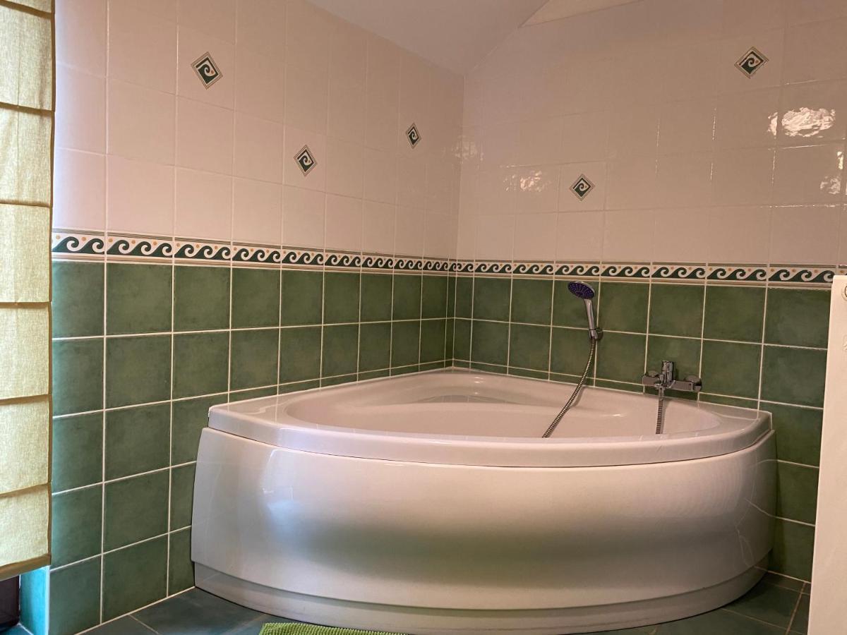 Suzanne'S Cottage Рошо Экстерьер фото